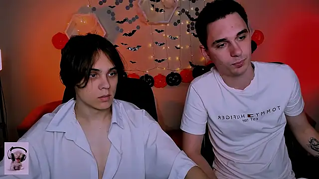 Snapshot of karl_mans chatting on 10.29.25 karl mans online show from 10.29.25