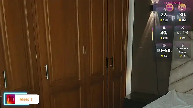 Aleecandrews online show from 10.18.25