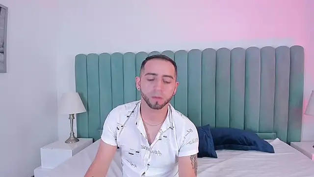 Snapshot of Lushian_ chatting on 09.26.25 Lushian online show from 09.26.25