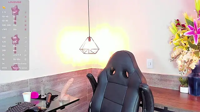 LussieWillow online show from 10.02.25