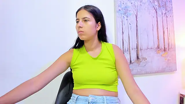 Snapshot of DanniaKross chatting on 10.23.25 DanniaKross online show from 10.23.25