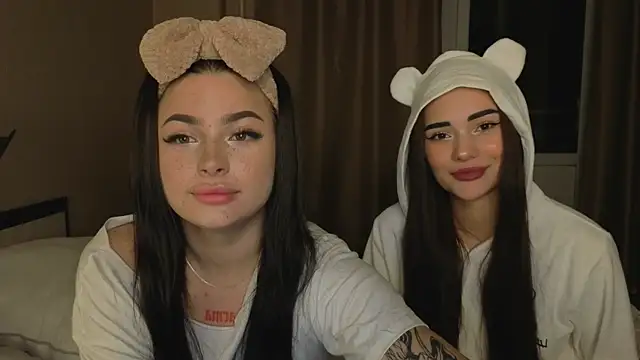 Snapshot of honey_____bunny chatting on 09.21.25 honey bunny online show from 09.21.25