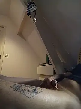 Snapshot of Tholel420 chatting on 04.01.26 Tholel420 online show from 04.01.26