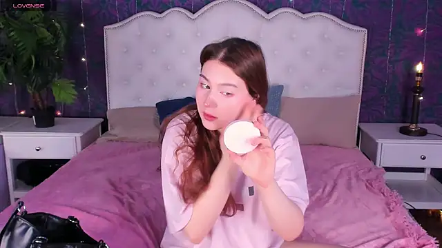 Lili Luuu online show from 04.02.26