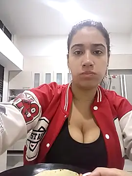 Snapshot of Samantha_hotly chatting on 10.16.25 Samantha hotly online show from 10.16.25