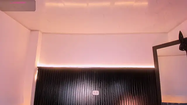 Snapshot of catleya_noire chatting on 06.27.26 catleya noire online show from 06.27.26
