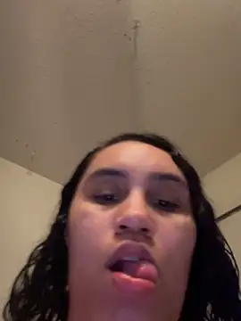 Snapshot of carlithefreak chatting on 04.18.26 carlithefreak online show from 04.18.26