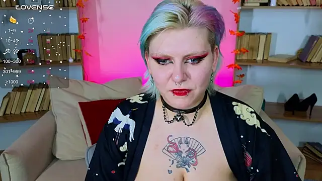 bluelunaray online show from 10.13.25