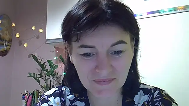 Krystal 82 online show from 10.04.25