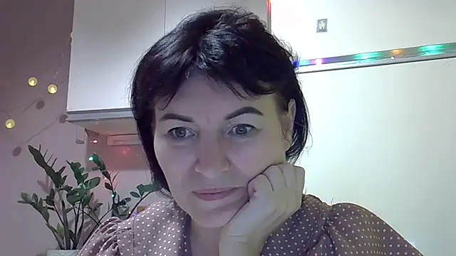 Krystal 82 online show from 10.11.25