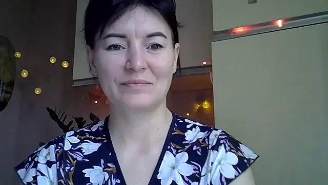 Krystal 82 online show from 10.24.25