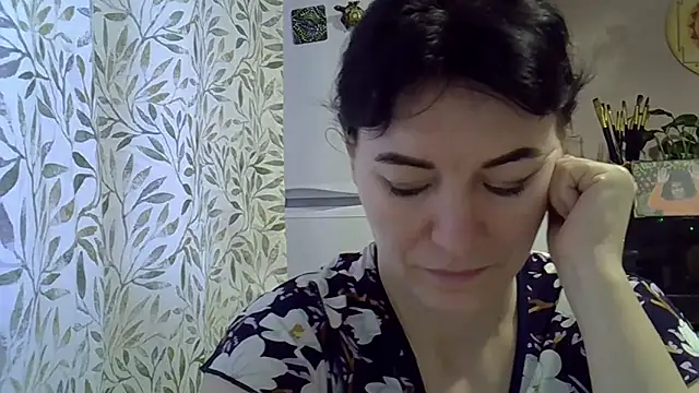 Krystal 82 online show from 12.01.25