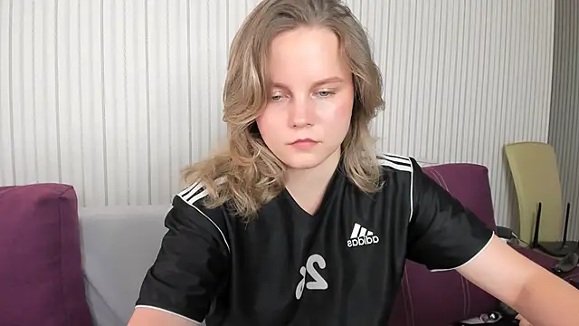 Snapshot of milalapka chatting on 09.18.25 milalapka online show from 09.18.25