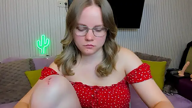 Snapshot of milalapka chatting on 11.08.25 milalapka online show from 11.08.25