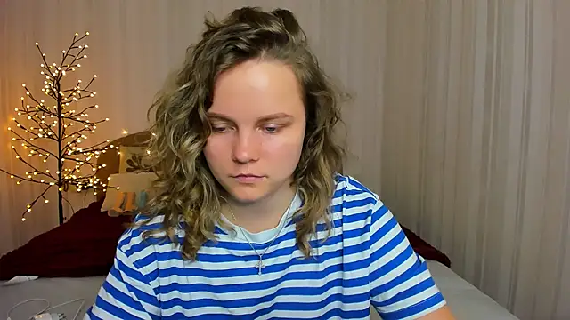 Snapshot of milalapka chatting on 11.27.25 milalapka online show from 11.27.25