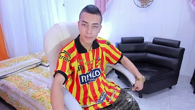 Snapshot of Dereck_Boy8 chatting on 10.21.25 Dereck Boy8 online show from 10.21.25