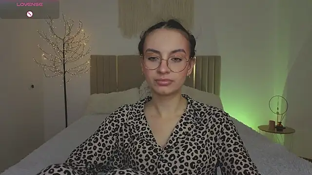 Real cutie1 online show from 04.14.26