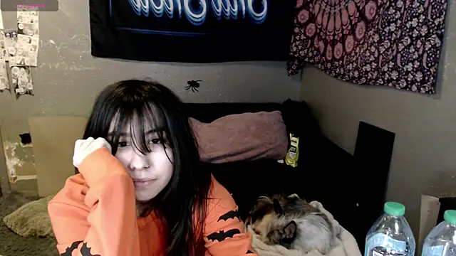 Snapshot of London_Ray chatting on 10.11.25 London Ray online show from 10.11.25