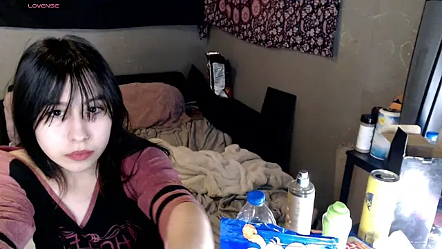 London Ray online show from 12.04.25