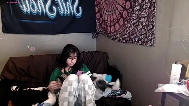 London Ray online show from 04.10.26