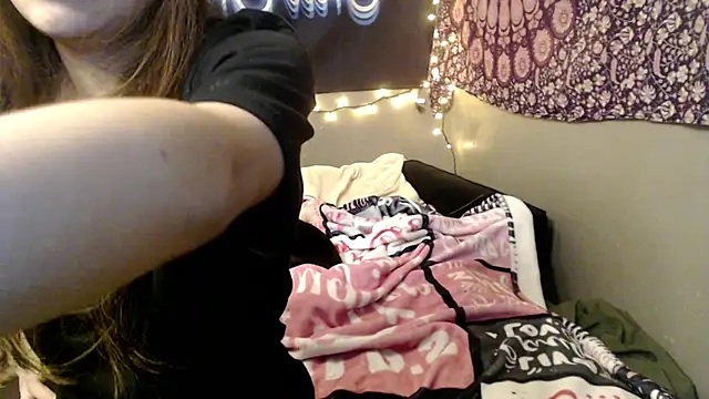 Snapshot of London_Ray chatting on 07.08.26 London Ray online show from 07.08.26