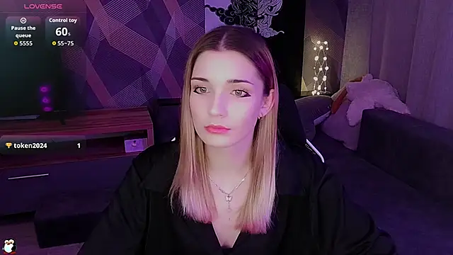 Sandy Belle online show from 11.26.25