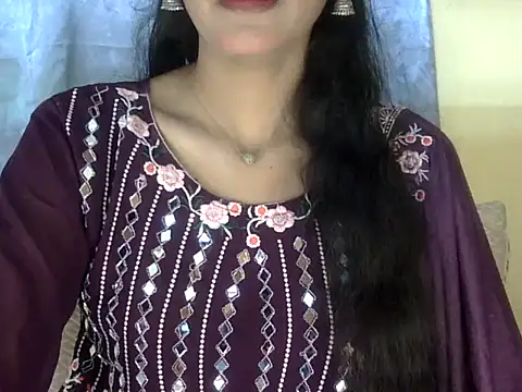Snapshot of zara_Khan0 chatting on 09.14.25 zara Khan0 online show from 09.14.25
