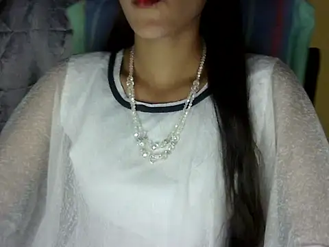 Snapshot of zara_Khan0 chatting on 10.15.25 zara Khan0 online show from 10.15.25