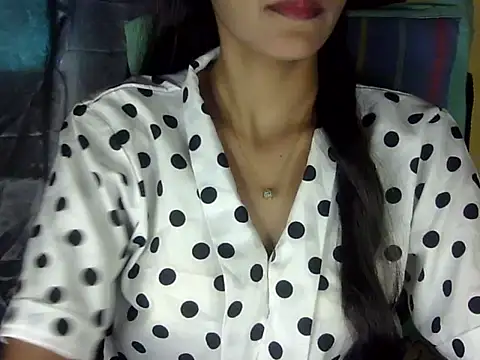 Snapshot of zara_Khan0 chatting on 10.22.25 zara Khan0 online show from 10.22.25