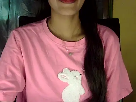 Snapshot of zara_Khan0 chatting on 11.17.25 zara Khan0 online show from 11.17.25