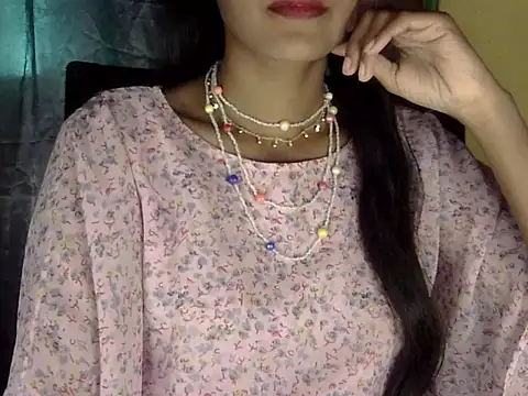 Snapshot of zara_Khan0 chatting on 11.23.25 zara Khan0 online show from 11.23.25