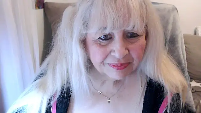 Snapshot of SusiLifeXXX chatting on 11.04.25 SusiLifeXXX online show from 11.04.25