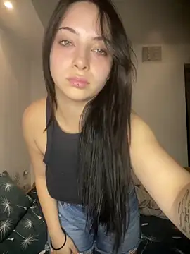 Snapshot of Bella__Booty chatting on 09.25.25 Bella Booty online show from 09.25.25