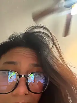 Nia Desire online show from 01.06.26