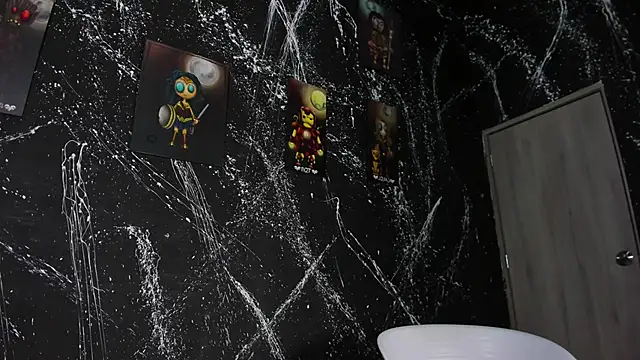 Snapshot of kileyyHot chatting on 10.21.25 kileyyHot online show from 10.21.25