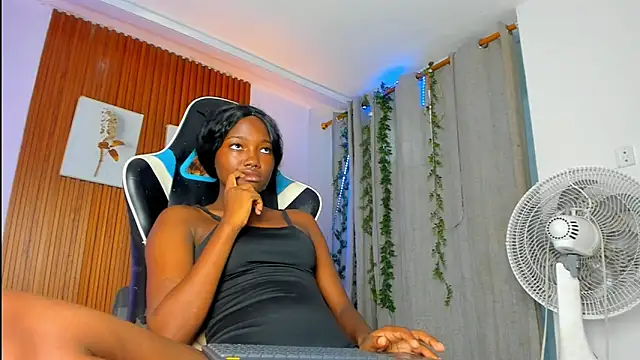 Evaa 18 online show from 01.13.26