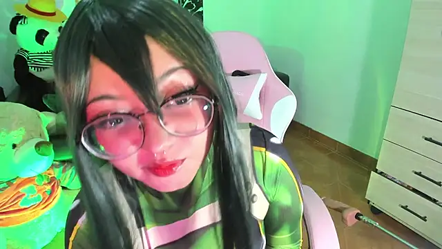 Snapshot of Lolii_Zoe chatting on 10.04.25 Lolii Zoe online show from 10.04.25