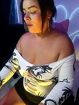 Danniela20 online show from 11.25.25