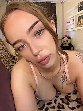 Snapshot of Hannah_xBaby chatting on 06.22.26 Hannah xBaby online show from 06.22.26