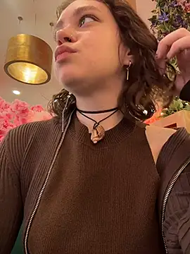 Snapshot of lucy-joy chatting on 11.01.25 lucy-joy online show from 11.01.25