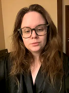 Snapshot of MariaMirabella chatting on 11.23.25 MariaMirabella online show from 11.23.25