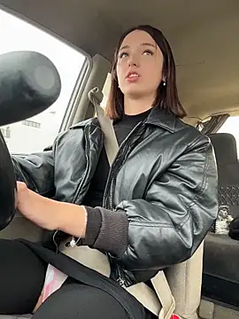 DollyTall online show from 09.30.25