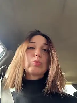 DollyTall online show from 10.11.25