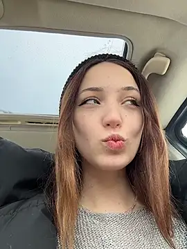 DollyTall online show from 03.03.26