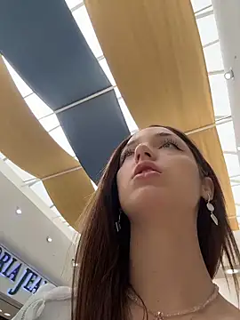 DollyTall online show from 04.08.26