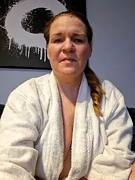 less-is-moore online show from 02.12.26