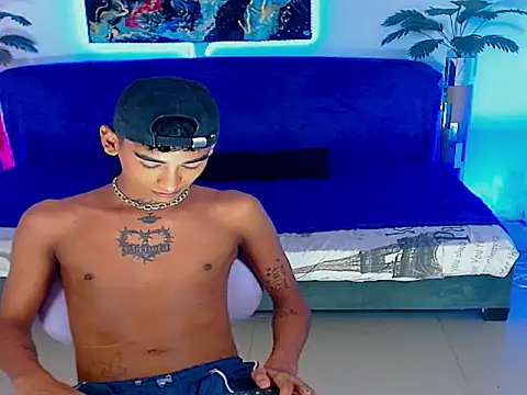 Snapshot of gabo_hotboy chatting on 05.18.26 gabo hotboy online show from 05.18.26