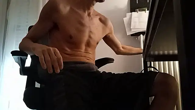 Snapshot of dexter24cm chatting on 09.23.25 dexter24cm online show from 09.23.25