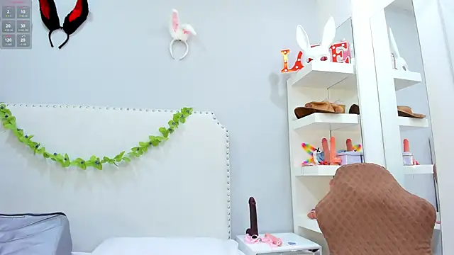 KoraSweett online show from 10.22.25