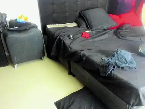 Snapshot of MANELYK_S7 chatting on 10.23.25 MANELYK S7 online show from 10.23.25